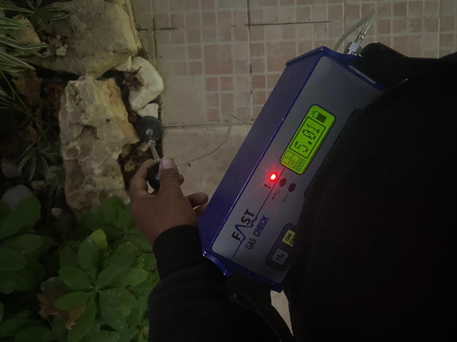 איתור נזילות בקיר באמצעות מכשיר גז מתקדם - איתור נזילות בגז: איך זה עובד ולמה זו השיטה המדויקת ביותר כיום?